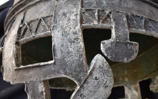 Upper edge of the copper  cauldron  of Balatonboglár (5th c. AD). Rippl-Rónai Museum, Kaposvár. Photo: Orsolya Heinrich-Tamáska.